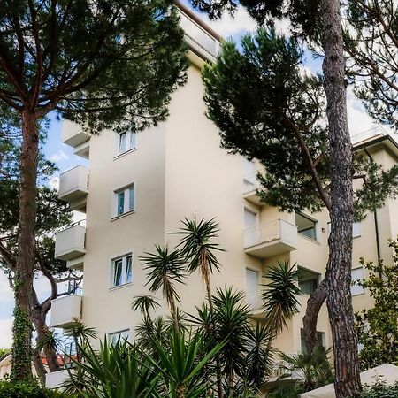 Hotel Sylvia Λίντο ντι Καμαϊόρε Εξωτερικό φωτογραφία