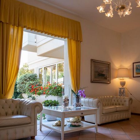 Hotel Sylvia Λίντο ντι Καμαϊόρε Εξωτερικό φωτογραφία