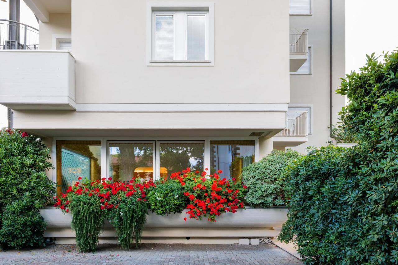Hotel Sylvia Λίντο ντι Καμαϊόρε Εξωτερικό φωτογραφία