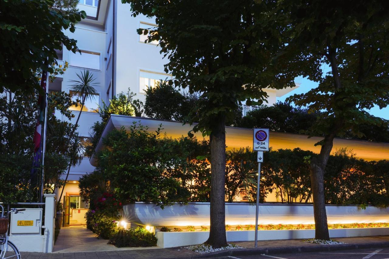 Hotel Sylvia Λίντο ντι Καμαϊόρε Εξωτερικό φωτογραφία