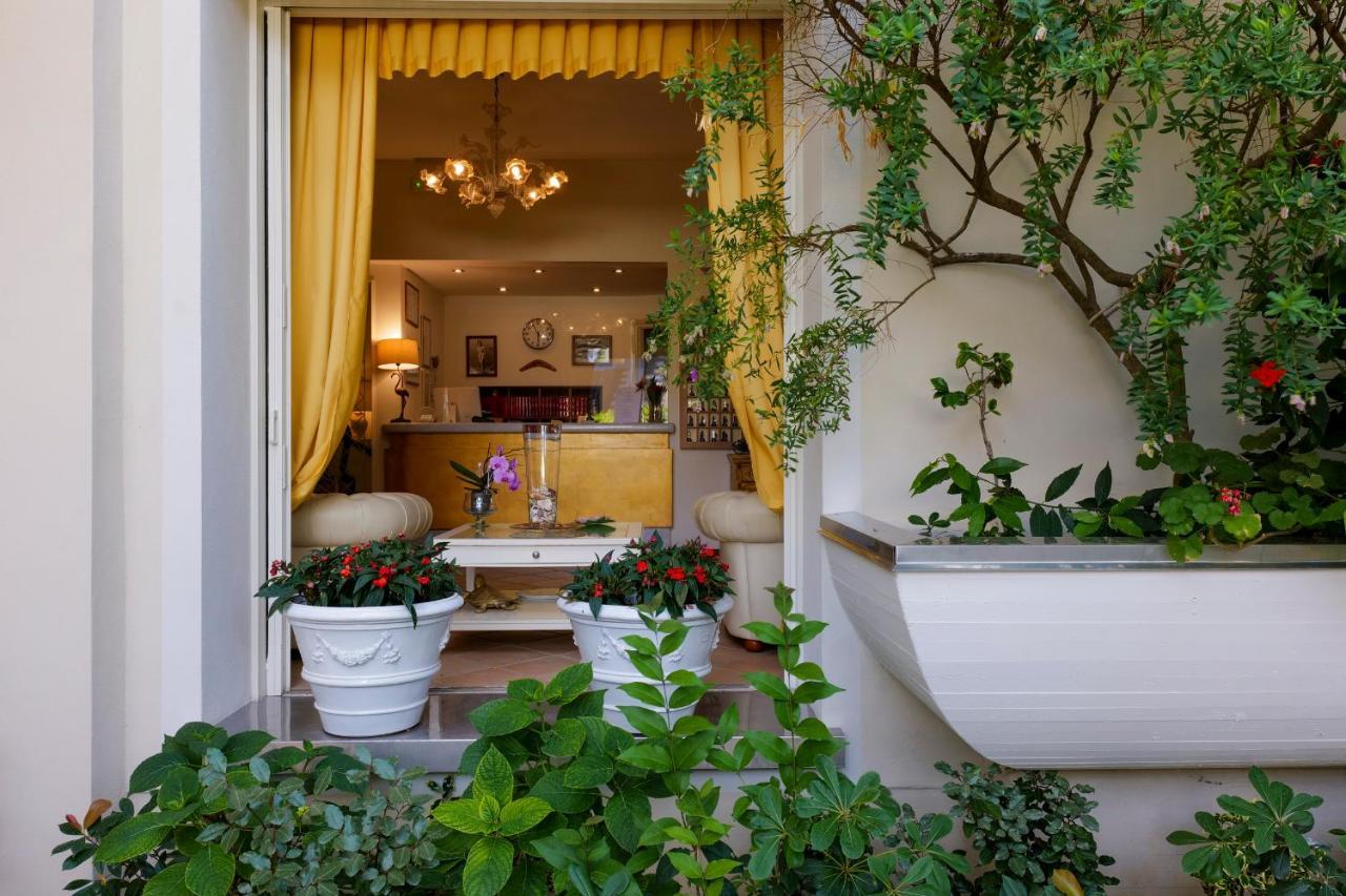 Hotel Sylvia Λίντο ντι Καμαϊόρε Εξωτερικό φωτογραφία