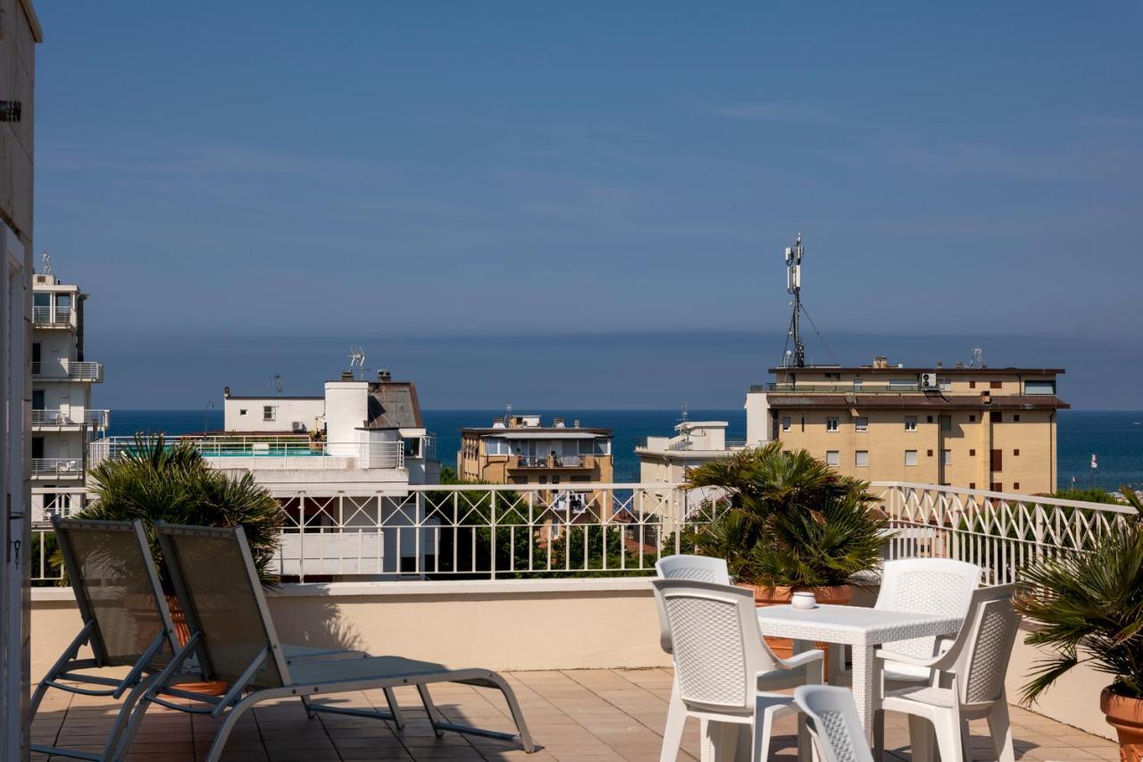 Hotel Sylvia Λίντο ντι Καμαϊόρε Εξωτερικό φωτογραφία