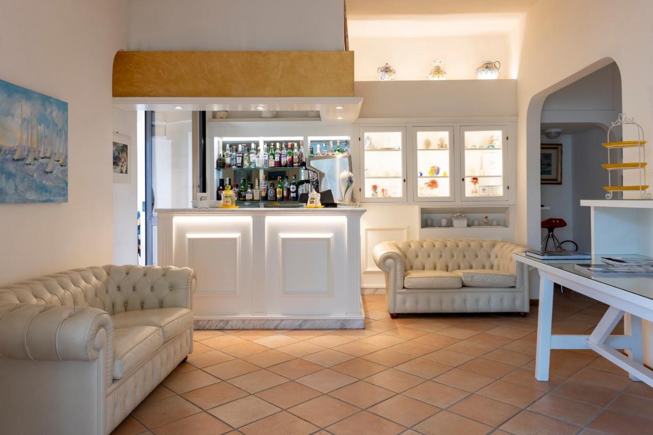 Hotel Sylvia Λίντο ντι Καμαϊόρε Εξωτερικό φωτογραφία