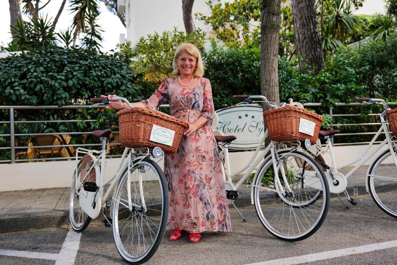 Hotel Sylvia Λίντο ντι Καμαϊόρε Εξωτερικό φωτογραφία