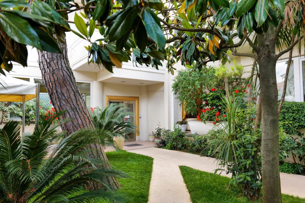 Hotel Sylvia Λίντο ντι Καμαϊόρε Εξωτερικό φωτογραφία