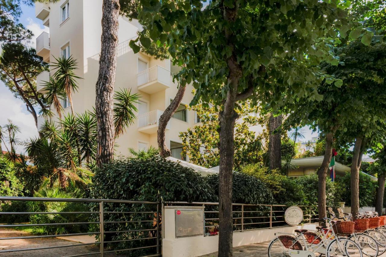 Hotel Sylvia Λίντο ντι Καμαϊόρε Εξωτερικό φωτογραφία