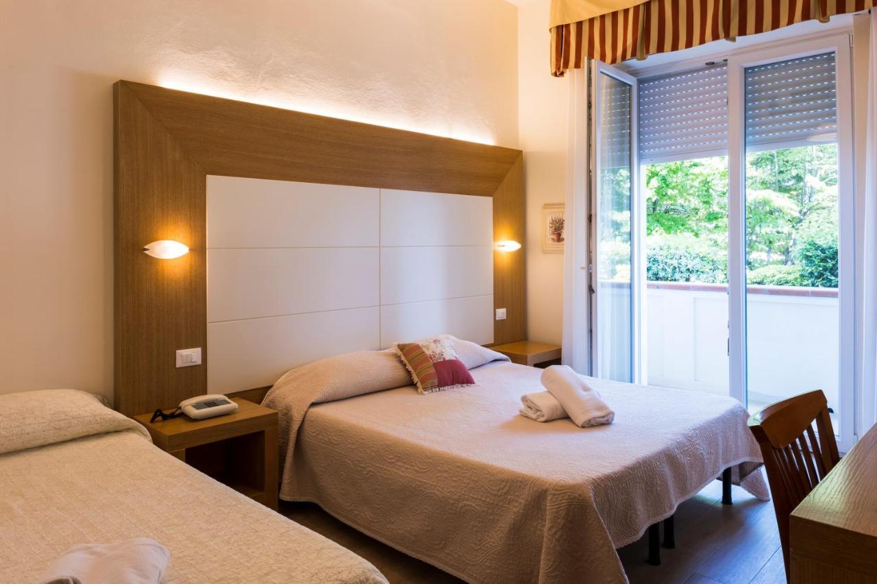 Hotel Sylvia Λίντο ντι Καμαϊόρε Εξωτερικό φωτογραφία