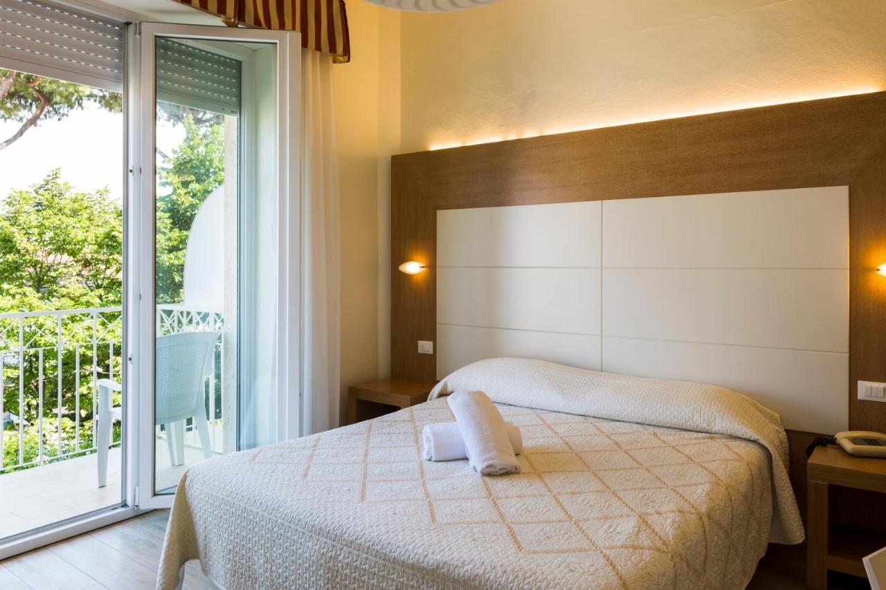 Hotel Sylvia Λίντο ντι Καμαϊόρε Εξωτερικό φωτογραφία
