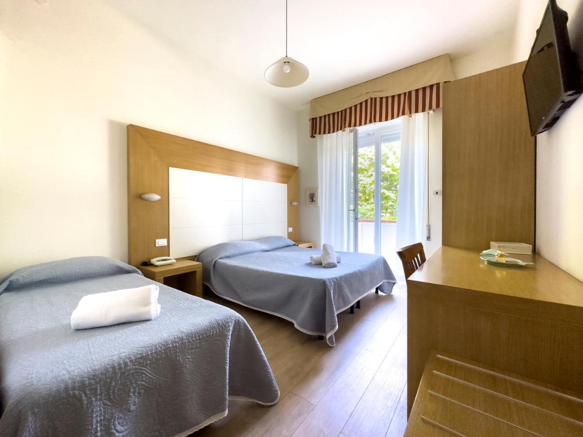 Hotel Sylvia Λίντο ντι Καμαϊόρε Εξωτερικό φωτογραφία