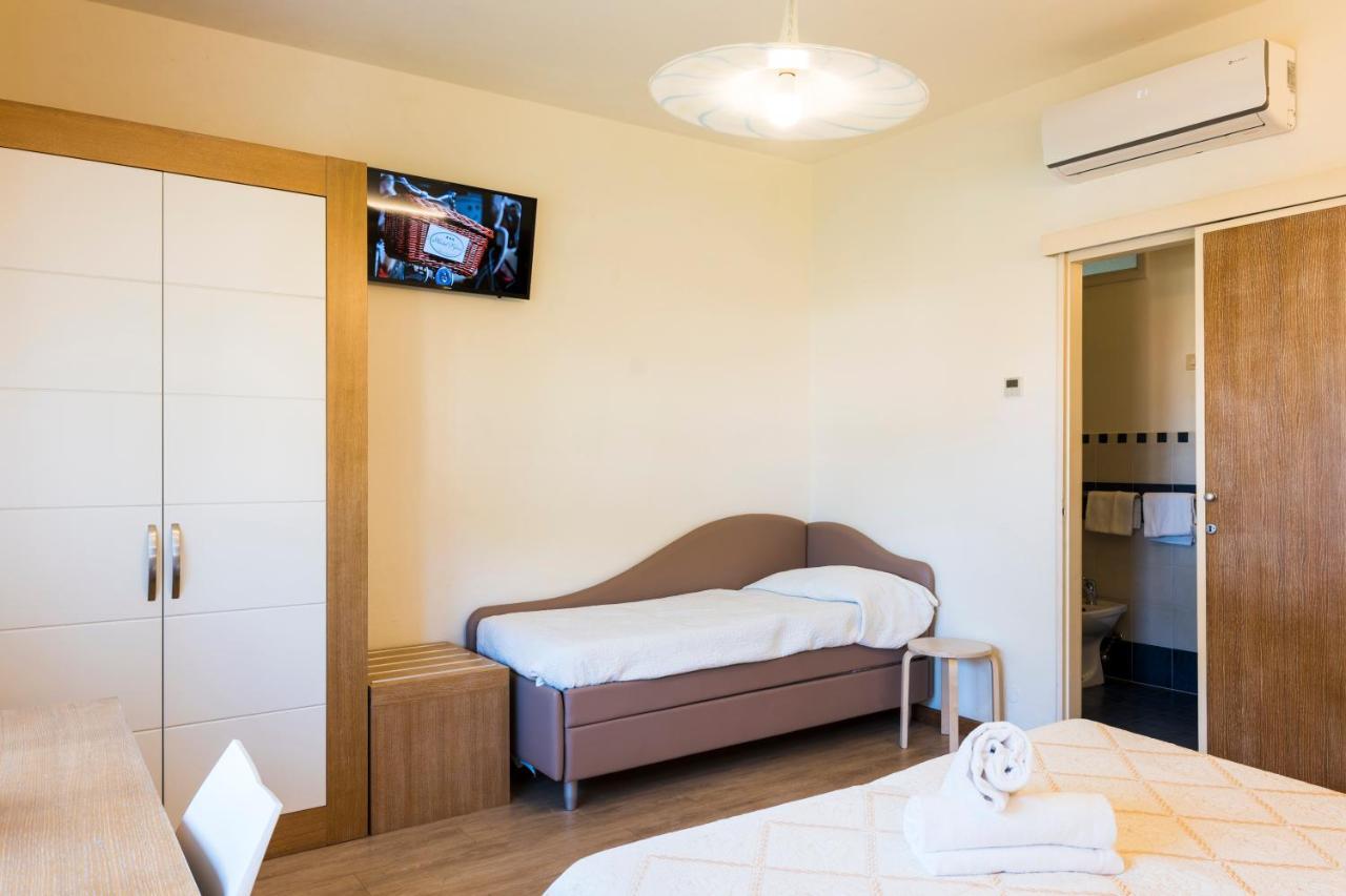 Hotel Sylvia Λίντο ντι Καμαϊόρε Εξωτερικό φωτογραφία
