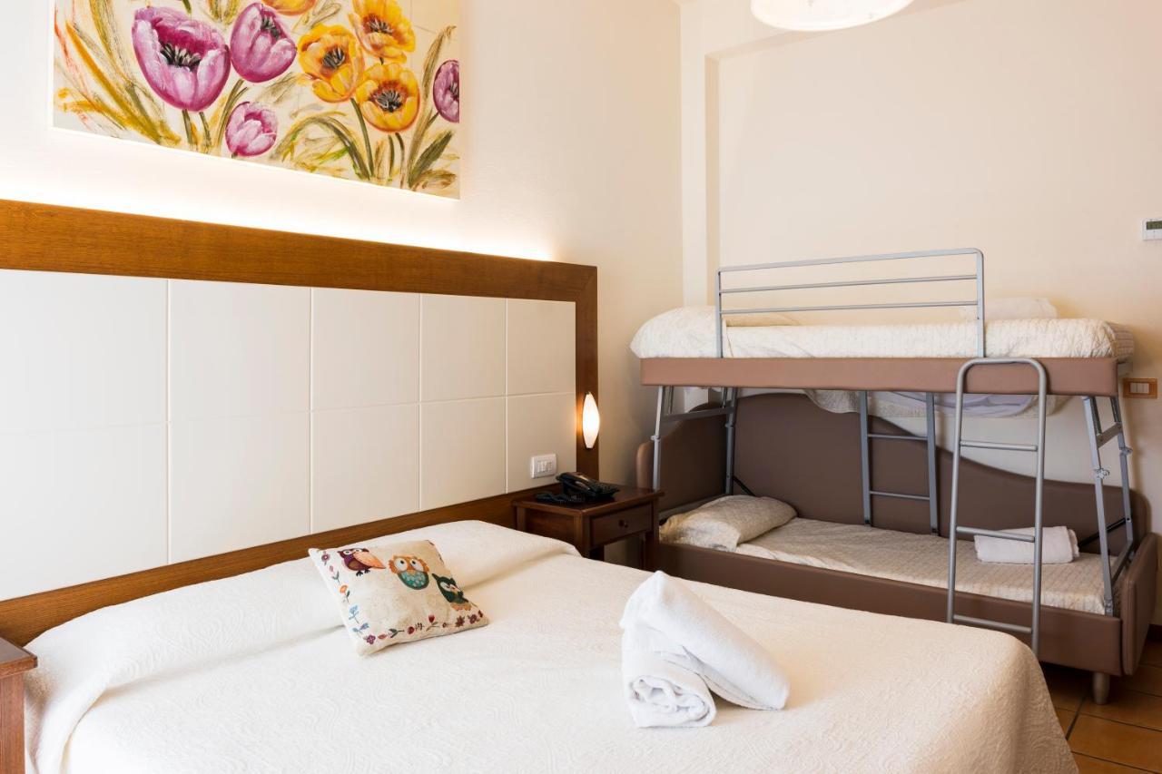 Hotel Sylvia Λίντο ντι Καμαϊόρε Εξωτερικό φωτογραφία