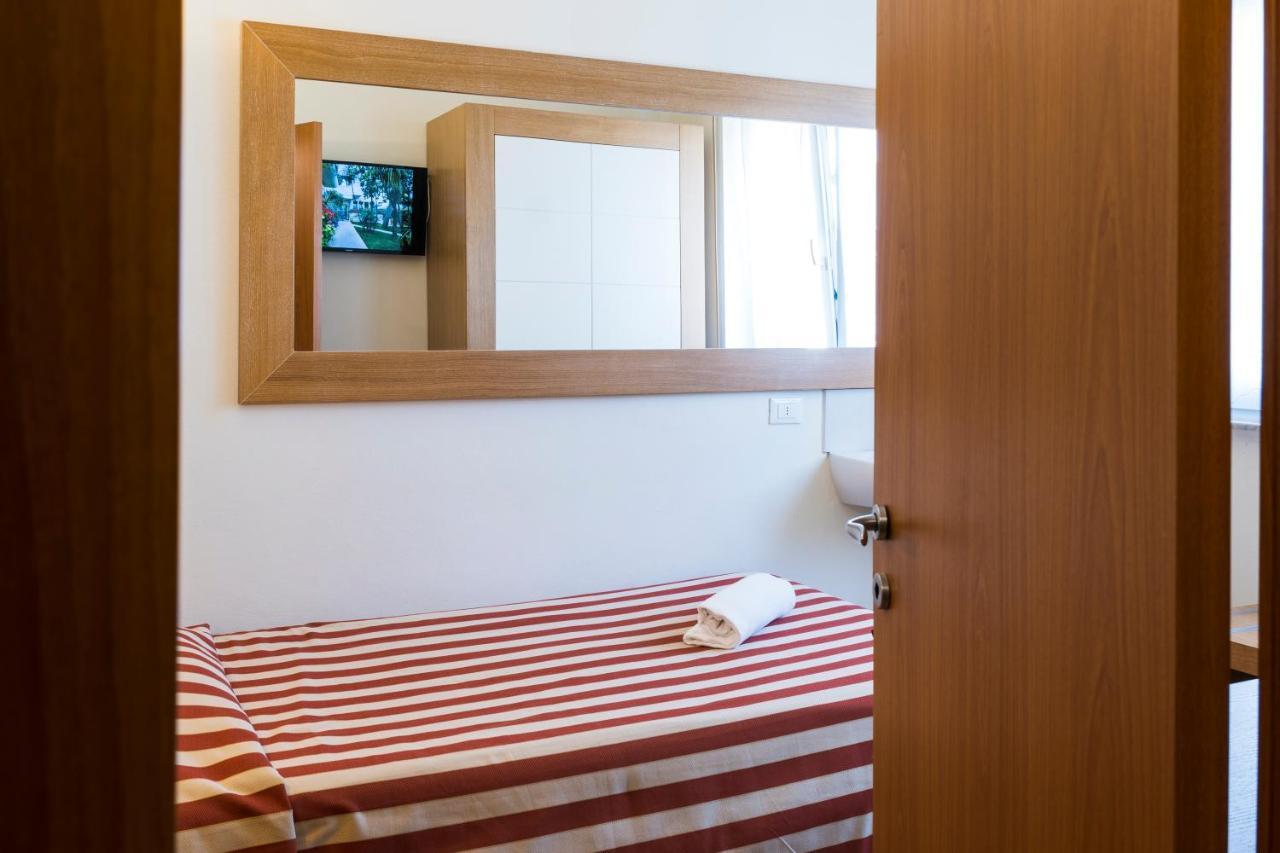 Hotel Sylvia Λίντο ντι Καμαϊόρε Εξωτερικό φωτογραφία